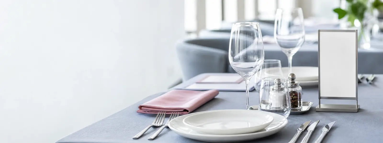 Gedeckter Tisch & Service bei Playflip